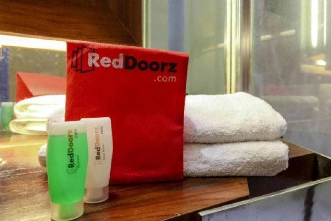 Reddoorz Plus @ Hertasning Area Makasar Exteriér fotografie